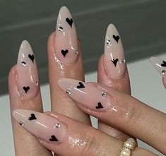 Uñas Nail Art, Dainty Nails, Molde F1, Edgy Nails, Nails Desing, February 1, Minimalist Nails, Heart Nails