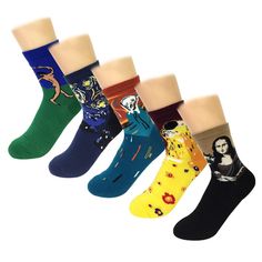 These socks are perfect for the art lovers. They feature masterpiece artworks from famous painters. Made with a comfy cotton blend. High quality socks featuring artwork from famous painters: Vincent van Gogh's Starry Night, Gustav Klimt's The Kiss, Leonardo da Vinci's Mona Lisa, Edvard Munch's The Scream, Henri Matisse's The Dance. Sold as a set of 5 pairs. Size: fits shoes size 6-9. Material: 65% Cotton, 32% Nylon, 3% Spandex. Socks Exchange, Fashion Apron, Art Socks, Stylish Socks, Baby Hair Accessories, Funny Socks, Baby Socks, Fashion Socks, Cool Socks