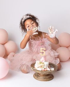 Baby Birthday Photoshoot, Toddler Photoshoot, 5th Birthday Party Ideas, Ballerina Birthday, Birthday Photography, Toddler Birthday, Birthday Photoshoot, Birthday Photos