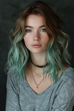 Low Matienence Haircut Long Hair, Grey And Green Hair, Grey Green Hair, Green Wavy Hair, Green Hair Color, Green Hair Girl, Mint Hair, Pastel Mint, Ombre Hair Color