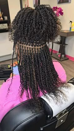 Saitta Bridges on Instagram: "In the midst of everything I was blessed to have my first Texas client 🙌🏾🙏🏾🎊🎉 She's not sure if she wants to go permanent so I did no interlocking at the root 💕 Micro Locs using my Micro Loc bulk hair 18in, 16in and 14in 1b and #4 color 🖤🤎   🖤 CLICK THE LINK IN MY BIO for 10% off my Micro Loc bulk hair, products and interlocking needles 🌠  🖤 You will need 4-5 packs for a full head install (Hair provided with service)  🖤 DM me for ALL consultations and appointments   #ClevelandMicroLocs #TexasMicroLocs #DelewareMicroLocs #BostonMicroLocs #PittsburghMicroLocs #NashvilleMicroLocs #ChicagoMicroLocs #YoungstownMicroLocs #NorthCarolinaMicroLocs #LasVegasMicroLocs #FloridaMicroLocs #WashingtonMicroLocs #MicroLocBulkHair #LetMeBeYourBraider #LetMeDoYourMi Micro Braid Locs, Micro Twists, Micro Locs, Dreadlock Styles, Cute Box Braids Hairstyles, Pelo Afro