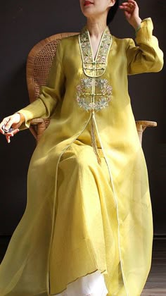 Pakistan Dress, Pakistani Fashion Party Wear, Kurta Neck Design, Wearing Style, Party Kleidung, Designer Dresses Casual, Boutique Dress Designs