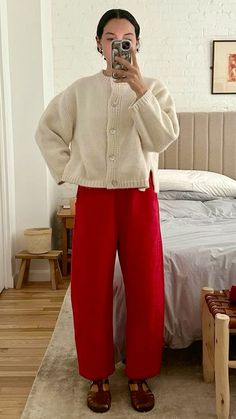 Colourful Knit Sweater Outfit, Winter Fits Colourful, Colorful Trousers Outfit, Colorful Knit Winter Cardigan, Playful Colorful Winter Sweater, Playful Knitted Fall Cardigan, Red Pants Outfit, Swedish Street Style, Outfit Look