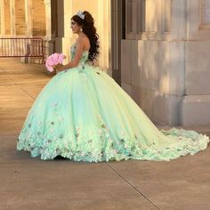 Dream Quinceanera, Green Dress Outfit, Quinceanera Themes Dresses