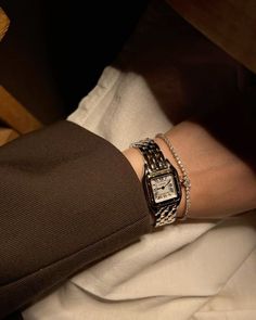 Classy Watch, Vintage Watches Women, Watches Women, Old Money Aesthetic, 가을 패션, Girly Jewelry