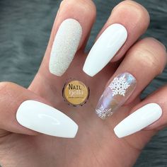 Nails With A Snowflake, Short Coffin Ombre, Winter Manicures, Nails Snow, Coffin Ombre, Christmas Press On Nails, Short Press On Nails, Nails Press, Alcohol Wipes