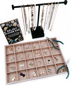 Beljoy Necklace Charm Bar Starter Kit – BELJOY Craft Fair Jewelry Display, Jewelry Retail Display, Charm Bar Set Up, Charm Bar Display, Charm Display, Booth Setup, Charm Party, Charm Bar, Craft Market Display