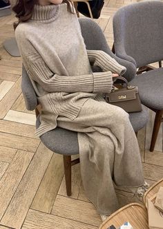 Wide Legs Pants, Celana Fashion, Split Sweater, Stile Hijab, Straight Clothes, Knitted Suit, Modest Clothing, Mode Inspo, Tracksuit Women