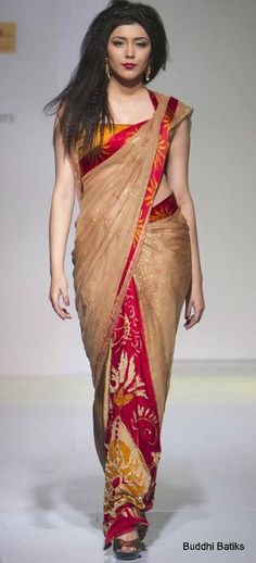 Buddhi Batik’s..Sri Lankan Designer Darshi kirthisena's label...persian inspired collection Bathik Saree, Gorgeous Saree, Blouse Indian, Salwar Kamiz, Indian Gowns, Saree Trends, Sari Blouse