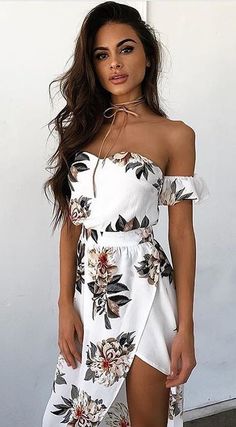 Outfit Ideas Summer Dresses, Floral Off Shoulder Dress, Barcelona Dress, Mode Shoes, Long Sleeve Boho Dress, Beauty Dress, Dresses Women, Long Dresses, Brunettes