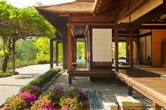 Japanese House Exterior, Architecture Japanese, Japanese Traditional Architecture, Traditional Japanese Home, House Traditional, Japanese Tea House