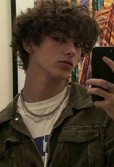 Medium Curly Hairstyles, Messy Hair Boy, Fluffy Curly Hair, Long Curly Hair Men, Men Haircut Curly Hair, Brown Curly Hair, Wavy Hair Men, Medium Curly