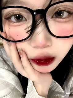 Douyin Makeup With Glasses, Cute Douyin Makeup, Soft Makeup Looks, Doll Eye Makeup, Makeup Face Charts, Korean Eye Makeup, Ulzzang Makeup, Glasses Makeup, Ethereal Makeup