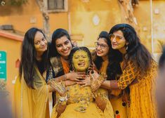 bride poses Bridal Haldi Photoshoot Poses Indian, Haldi Pics With Friends, Bride Haldi Photoshoot Poses, Haldi Poses For Bride With Friends, Bridal Haldi Photoshoot, Haldi Girl, Haldi Pics, Haldi Pose, Haldi Shoot