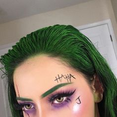 Fun Make Up Looks Halloween, Joker Eyeshadow, Easy Halloween Make Up Look, Glam Halloween Costume, Makeup Costume Ideas, Joker Character, Makeup Zombie, Makeup Clown, Halloweenský Makeup