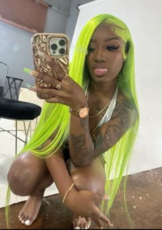 Colors To Dye Your Wig Black Women, Lime Green Hair Black Women, Colored Bob Black Women, Green Lace Front Wigs Black Women, Slime Green Hair, Colorful Bob Wig, Green Hair Outfit Ideas, Side Part Colored Wig, Slime Green Wig