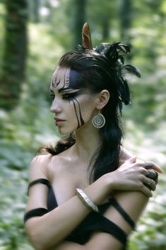 Viking Chin Tattoos, Dark Fantasy Makeup, Extreme Make-up, Viking Makeup, Shield Maiden, Viking Warrior, Fantasy Makeup, Costume Makeup, Dark Beauty