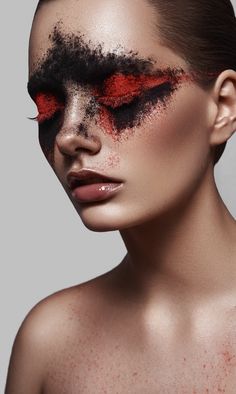 Rebellious Makeup Look, Avant Garde Makeup Creative Inspiration, Avangard Makeup, Creative Makeup Photography, Smeared Makeup, Exaggerated Makeup, Black And Red Makeup, Fashion Makeup Photography