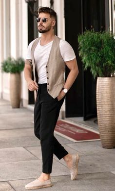 Men Vest Outfits, Mens Fashion Summer Outfits, Formal Attire For Men, Mens Winter Fashion Outfits, Mens Vest Fashion, Formal Men Outfit, Classy Outfits Men, Big Men Fashion, Vest Outfit