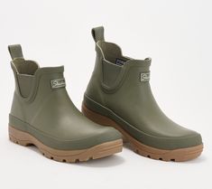 Face those rainy days in style with these waterproof Chelsea boots. From Martha Stewart x Skechers. Rainy Day Shoes, Waterproof Boots, Shoes Shoes, Martha Stewart, Rainy Days, Rain Boots, In Style, Chelsea Boots, What To Wear