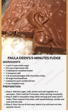 instructions for how to make chocolate fudge cake with ingredients in english and spanish on the side