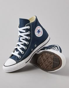 Converse Chuck Taylor All Star High-Top Sneaker Cute Converse Colors, Navy Blue Converse Outfit, Cute High Top Shoes, Converse Shoes Blue, Blue Converse Outfit, Converse Shoes Aesthetic, Converse Bleu, Converse Colors, Cute Sneakers For Women