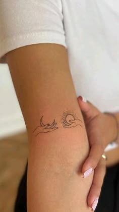 #tatuagemsolelua #moonandsuntattoo #solelua #sol #lua #moon #sun #moonandsun Despite It All Tattoo, Simple Leg Tattoos, 27 Tattoo, Daffodil Tattoo, Basic Tattoos, Petite Tattoos, Geniale Tattoos, Small Hand Tattoos