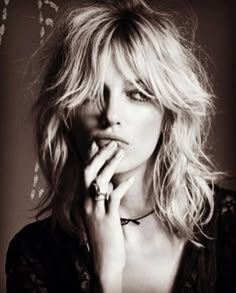 Pixie Hair, Grunge Hair, Aesthetic Hair, Hairstyles With Bangs, Pretty Hairstyles, Hair Looks