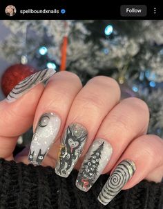 Krampus Nail Designs, Christmas Nails Edgy, Spooky Xmas Nails, Christmas Vibe Nails, Christmas Horror Nails, Gremlins Nails, Moody Christmas Nails, Vintage Christmas Nail Art