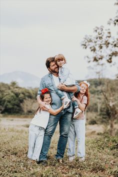 Fathers Day Photo, Foto Poses, Poses References, Family Photoshoot, Pose Reference, Family Photography, Family Photos, Photo Shoot, Acting