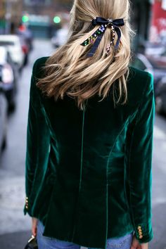 smythe-green-velvet-blazer-boyfriend-jeans-rhinestone-bow-barrette-casual-holiday-style9 Green Velvet Outfit Ideas, How To Wear A Green Velvet Blazer, Velvet Jumper Outfit, Velour Blazer Outfit, Green Velvet Blazer Outfit, Holiday Outfits Winter, Nyc Fashion Winter, Classy Cubicle, Velvet Outfit