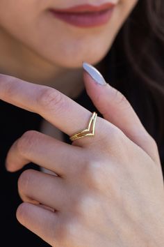 Minimal Gold Ring Design, Girls Ring Design, Golden Rings Design For Women, Rings For Girls Gold, Index Finger Rings For Women, Golden Ring For Women, Latest Gold Ring Designs, White Gold Promise Ring, Gold Rings For Women