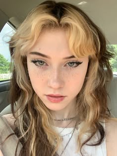 Split Dyed Blonde Hair, Long Hair Bleached Ends, Half Natural Half Dyed Hair, Shadow Root Brown To Blonde Short Hair, Split Bleached Hair, Natural Color Block Hair, Bleached Section Of Hair, Brown With Blonde Bangs, Brown Streaks In Blonde Hair