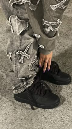 Rihanna Heels, Af1 Outfit, Ootd Streetwear, Nails Outfit, Amanda Rose, Lace Outfit, Shoe Inspo, Denim Patches, Mode Inspo