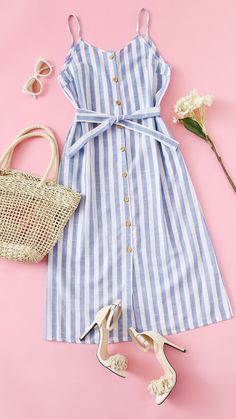 Cold Dress Outfit, Simplistic Makeup, Striped Dress Outfit, Casual Spring Outfit, Outfit Collection, Outfit For Women, Clothing Photography, Casual Spring