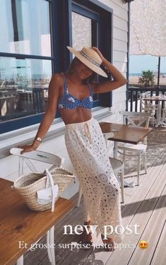 Fedora Hat Outfit Summer Casual, Beach Hats Outfit, Straw Hats Outfit, Hat Outfit Summer, Fedora Hat Outfits, Most Beautiful Butterfly, Butterfly Tattoo Meaning, Hat Outfits, Honeymoon Style