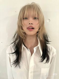 Hime Haircut Dyed, Alt Bleached Hair, Natural Colors To Dye Your Hair, Experimental Hairstyles, Colours In Japanese, Short Hair Japanese, Hair Color Ideas Asian, Japanese Hair Color, Wavy Hair Women