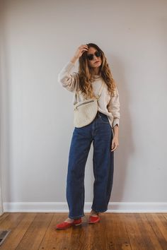 Ballet Flats Fall Outfit, Fall Barrel Jean Outfits, Barrel Jeans Outfit Fall, Mary Jane Outfit Casual, How To Style Barrel Jeans, Flats Outfit Fall, Sling Back Flats Outfit, Anthro Aesthetic, Fall Flats Outfit