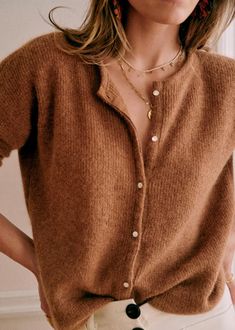 Gaspard Cardigan - Camel - Super kid mohair - Sézane Sezane Gaspard, Gaspard Cardigan, Style Parisienne, Mode Tips, Warm Cardigan, Paris Mode, Blazer Outfit, Soft Cardigan, Stylish Sweaters