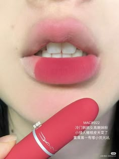 Lipstick Pink Shades, Membentuk Alis, Lip Makeup Tutorial, Makeup Help, Fancy Makeup, Makeup Looks Tutorial, Makeup Items, Lipstick Makeup, Pretty Makeup