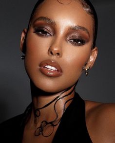 Bold Makeup Looks Black Women, Fashion Editorial Makeup, Flawless Face Makeup, Mekap Mata, Bold Eye Makeup, Bold Makeup Looks, High Fashion Makeup, Makeup For Black Skin, Soft Glam Makeup