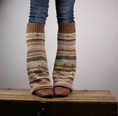 Recycle a sweater Hantverk Diy, Old Sweater, Upcycle Sweater, Fair Isle Knitting, Boot Socks, Look At You, Looks Style, Sweater Sleeves, Leg Warmers