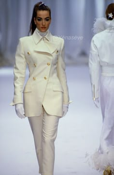 Tatjana Patitz, 90s Runway Fashion, Elegant Outfit Classy, Runway Fashion Couture, Runway Outfits, Classy Work Outfits, Look Vintage, Suit Fashion, Elegant Outfit