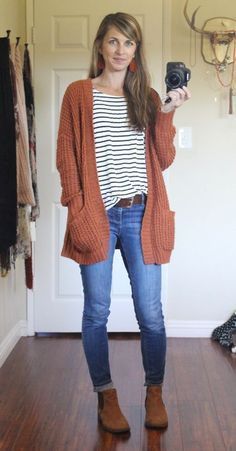 Striped Dress Outfit, Rust Cardigan, Outfits With Striped Shirts, Daily Uniform, Yellow Cardigan, Light Jeans, Cute Fall Outfits