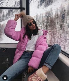 Korean Winter Fashion Outfits, Pink Puffer Jacket Outfit, Puffer Outfit, Chicago Outfit, Pink Puffer Jacket, Puffer Jacket Outfit, Retro Looks, Puffer Parka