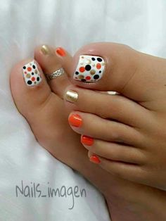 Orange Pedicure Toenails, Toenail Art Designs, Pedicure Nail Designs, Nagellack Trends, Toe Nail Color, Pretty Toe Nails, Cute Toe Nails, Pedicure Designs, Toe Nail Designs