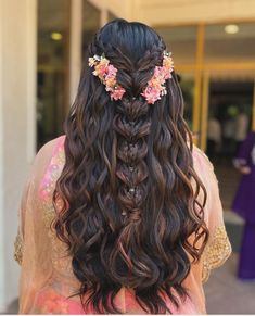 #hairstyling Wedding Hairstyles With Lehenga, Hair Styles For Mehendi Function, Punjabi Wedding Hairstyles Updo, Mrg Choli, Hairstyle For Haldi Function, Mehendi Hair, Navratri Hairstyles, Bridesmaid Hair Inspo