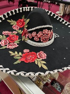 A beautiful Mariachi Sombrero, available in many colors. Please email color after purchase. Made yo order. will not ship until Nov. 7 due yo vacation. Please message us the color of floral you would like. Charro Quince Crown, Traditional Wide Brim Hat For Cinco De Mayo, Red Brimmed Fedora For Western-themed Events, Mariachi At Wedding, Quinceanera Charro, Charro Hat, Mariachi Hat, Quinceañera Ideas, Wedding Favours