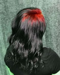 Red Dyed Roots On Black Hair, Black Hair Coloured Roots, Colorful Shadow Root, Ghost Roots Hair Red, Coloured Roots On Black Hair, Red Ghost Roots Black Hair