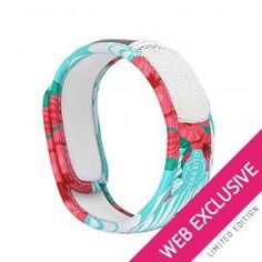 an image of a wristband with flowers on the front and back, in white and pink